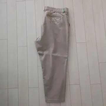 [ 사이즈 4L 새상품급 ] Mizuno 베이지 7부 기장 팬츠