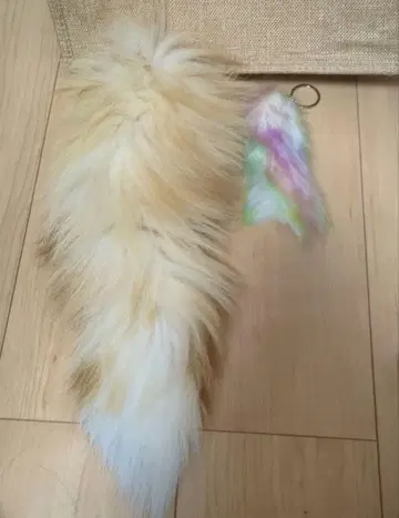 퍼 키링 꼬리 키링 모카색 레인보우 컬러 소