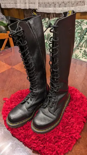 Dr. Martens 블랙 롱 부츠