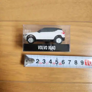 VOLVO XC40 미니카 화이트/블랙