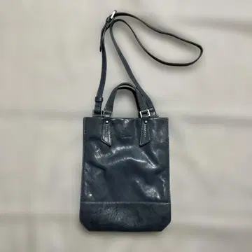 Dakota 다크 그레이 가죽 숄더백