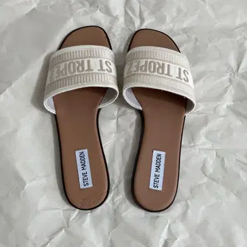 완판 STEVE MADDEN 플랫 샌들 스티브 마든