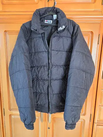 고품질 FILA 블랙 다운 자켓 남성용 L
