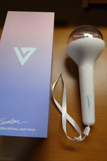 SEVENTEEN OFFICIAL LIGHT STICK (응원봉)