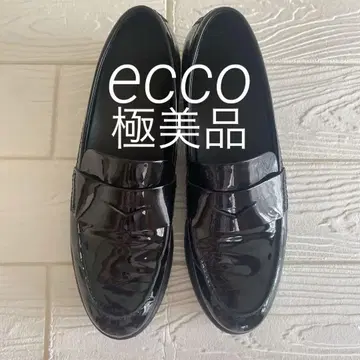 컨디션 최상 ecco 트랙 밑창 천연 가죽 에나멜 로퍼 39