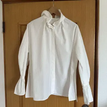MANOF FRILL NECK CANDY SHIRT 사이즈 S