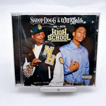 SNOOP DOGG & Wiz Khalifa / Mac and Devin