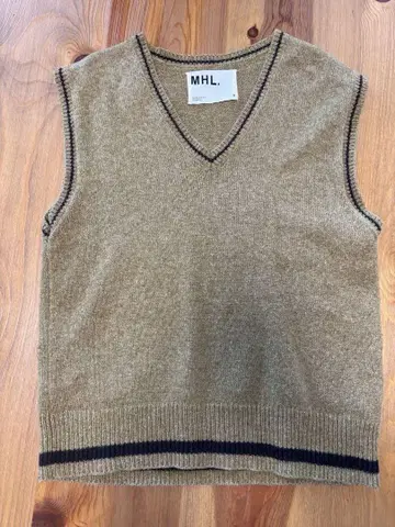 MHL. 니트 베스트