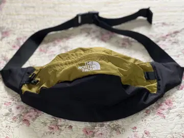 THE NORTH FACE 바디백 올리브/블랙