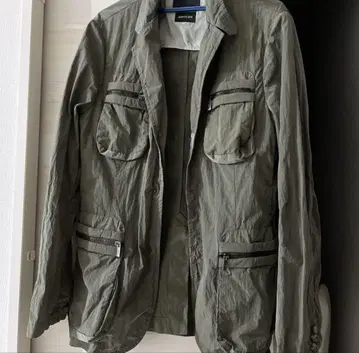새상품급 EMPORIO ARMANI 밀리터리 자켓