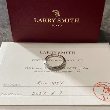 LARRY SMITH EXTRA THIN TRIANGLE RING