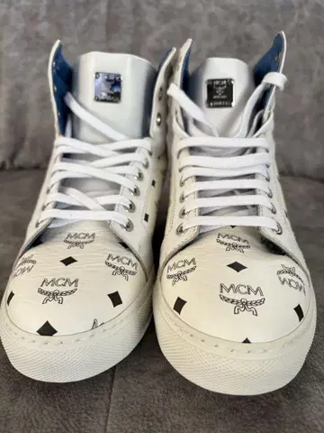 MCM 화이트 하이컷 스니커즈