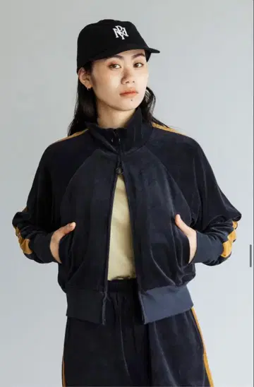 PHEENY 코튼 벨루어 집 재킷