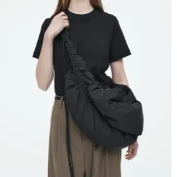 COS CANOPY OVERSIZED CROSSBODY NYLON