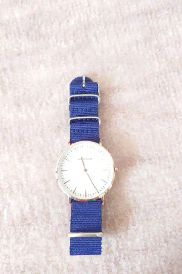 시계 UN PETIT PLAISIR