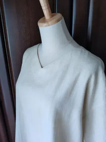 핸드메이드 아이보리색 린넨 육부장 퍼프 슬리브 릴랙스 블라우스