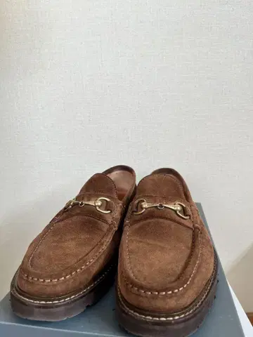 IL MOCASSINO (일모카시노) 브라운 스웨이드 로퍼