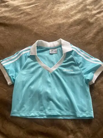 adidas 스카이블루 V넥 T셔츠