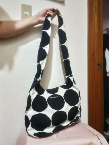 marimekko 도트 무늬 숄더백