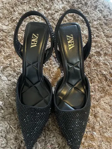 ZARA 비쥬 장식 블랙 슬링백 펌프스
