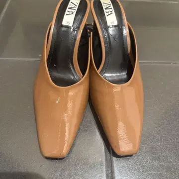 ZARA 펌프스