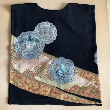 블랙 전통 예복 기모노 꽃 무늬와 새 자수 기모노 리메이크 안감 포함