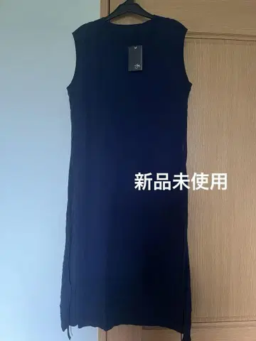 [ 새상품 ] Aga 네이비 슬리브리스 원피스 슬릿