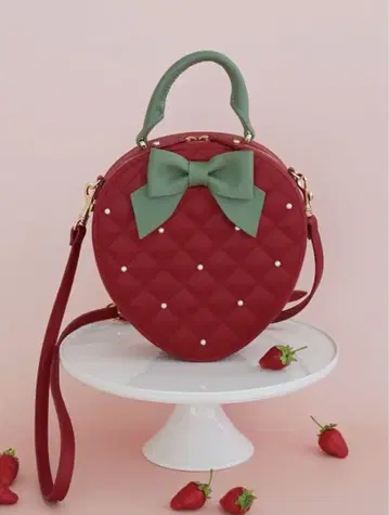 Maison de FLEUR 워킹 한정판 산리오 숄더백