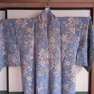 파란색 꽃무늬 코몬 기모노