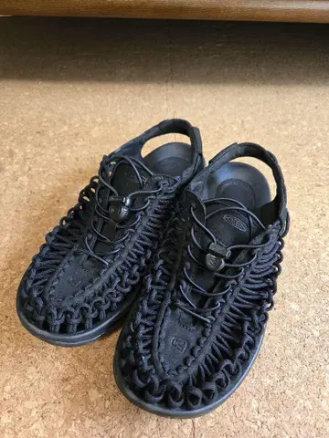 KEEN UNEEK 26cm 블랙