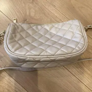 다이애나 아이보리 퀼팅 숄더백