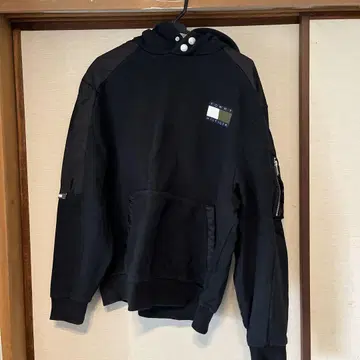 TOMMY HILFIGER 블랙 후드티 후드 부착