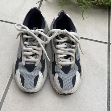 PUMA 스니커즈