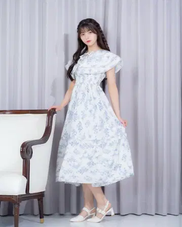 [ 미사용 새상품 ] evelyn 에블린 파이핑 케이프 원피스