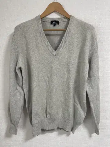 A.P.C. 그레이 V넥 스웨터 사이즈 3 이탈리아제