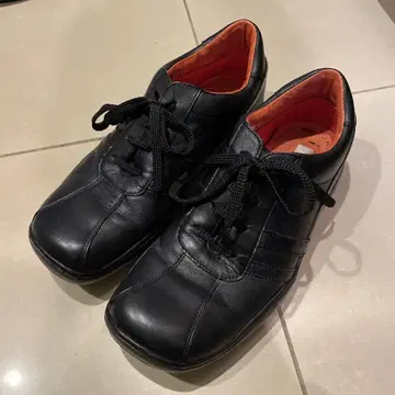 STEVE MADDEN 블랙 가죽 스니커즈