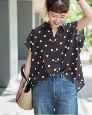 Spick&Span 도트 프렌치 슬리브 셔츠