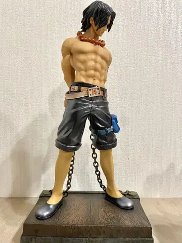 원피스 에이스 피규어 약 25cm 체인 포함