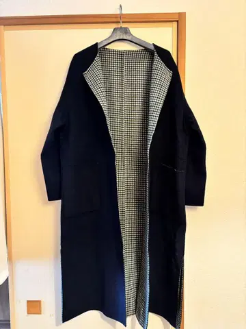 울 90% 네이비 체크 롱 코트