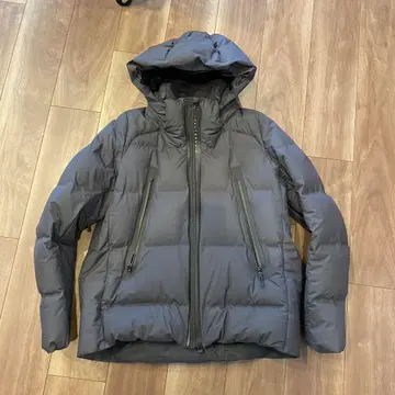 새상품급 중고 데상트 미즈사와 다운 자켓 고어텍스 암비트 M 사이즈
