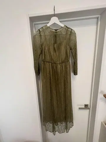 올리브 그린 비침 롱 드레스