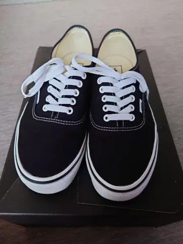 Vans 오센틱 블랙 스니커즈