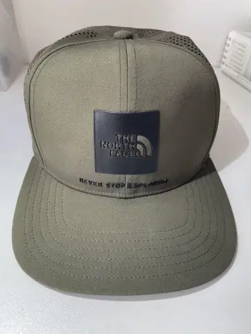 THE NORTH FACE 메쉬 캡 올리브 색상