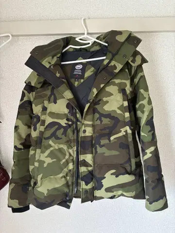 Canada Goose 카모플라쥬 다운 자켓