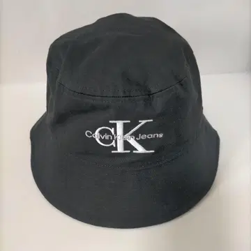 Calvin Klein Jeans 블랙 버킷 햇