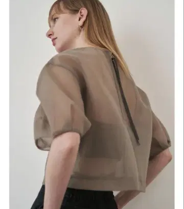 elendeek 엘렌딕 메쉬 본딩 크롭 탑