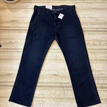 미사용 Wrangler 다크 블루 스트레이트 데님