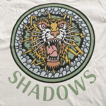 SHADOWS 구제 의류 롱 슬리브 티셔츠 M 사이즈