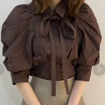 스나이델 파워숄더 블라우스