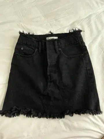 MOUSSY 블랙 데님 미니 스커트 프린지 헴